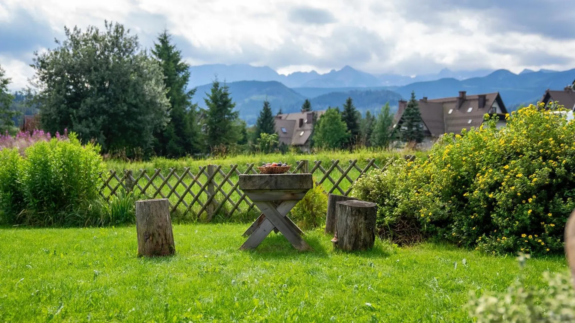 Apartamenty Willa Szafran z widokiem na góry Zakopane Polska